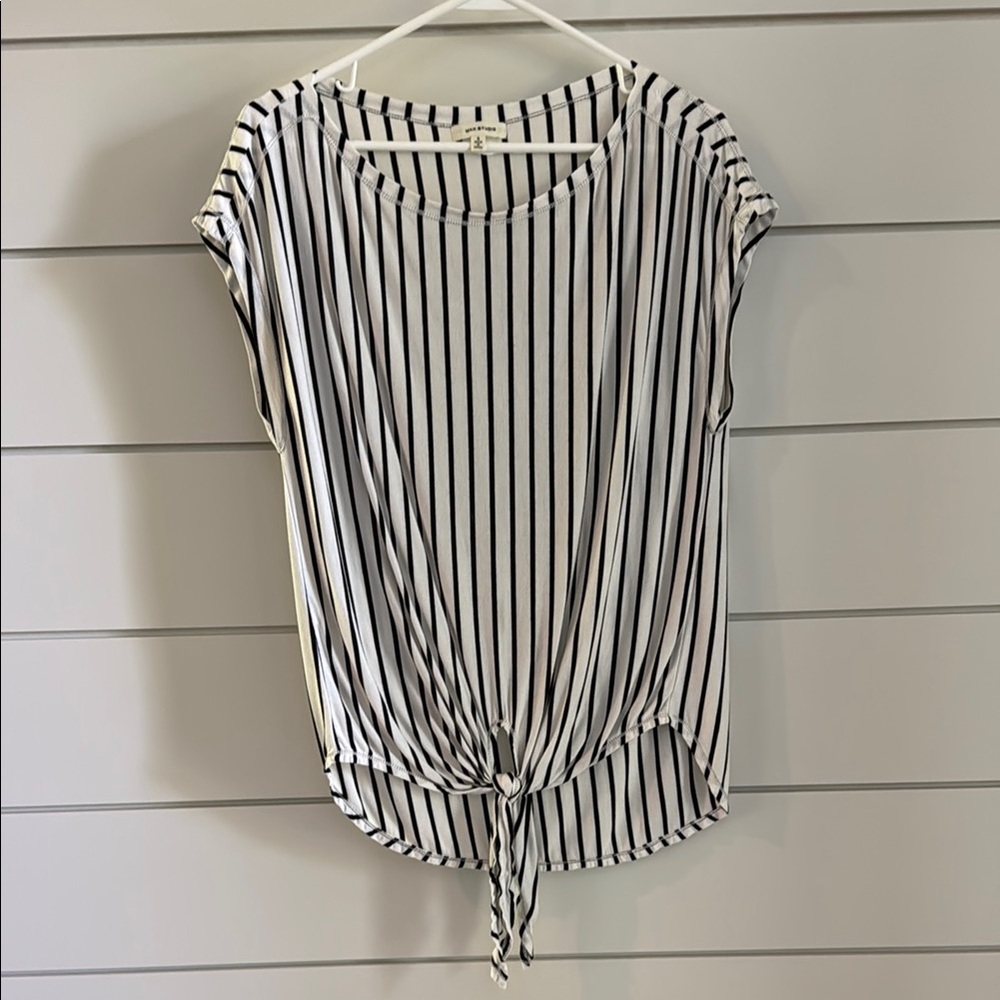 Max Studio Black and White Tie Front Blouse